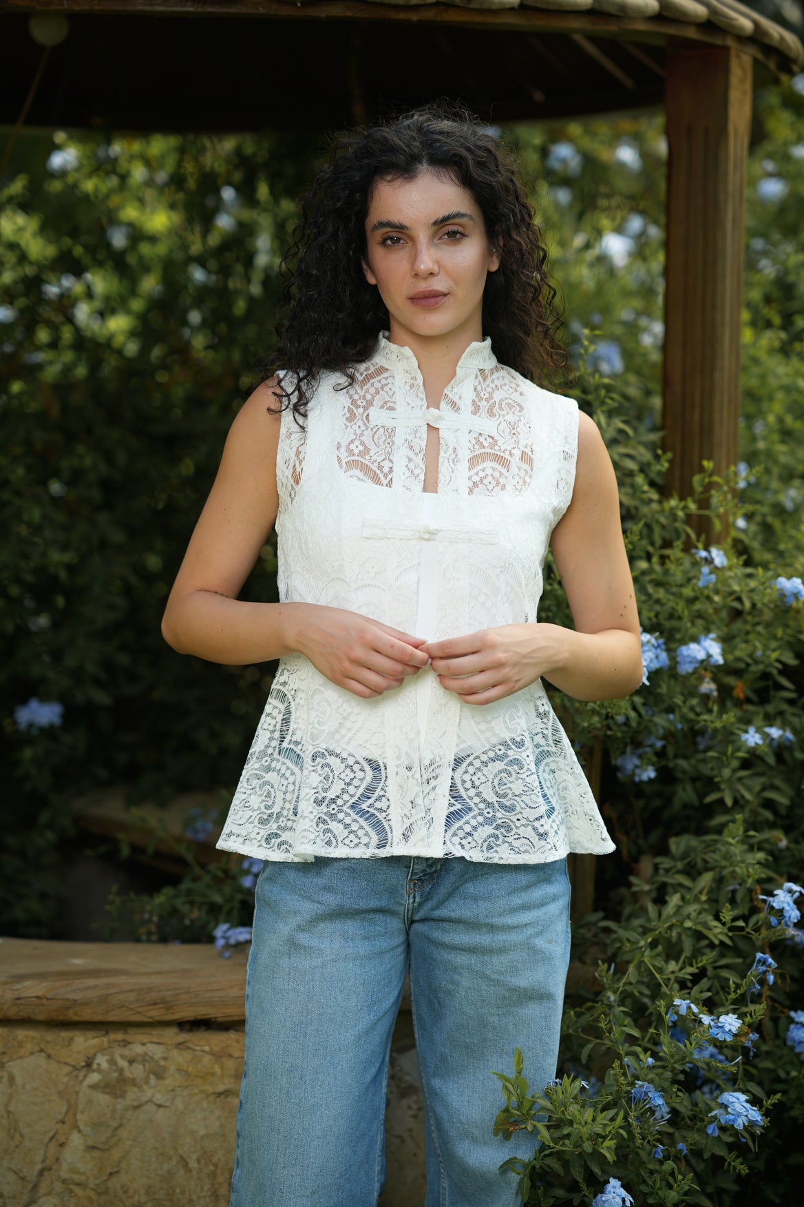 Lace Mandarin Collar Vest